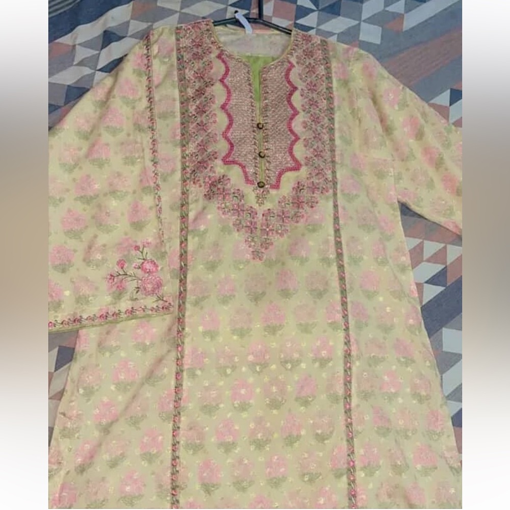 Ethnic Indian Wear Cream and Pink Embroidered Dress - Picture 4 of 5